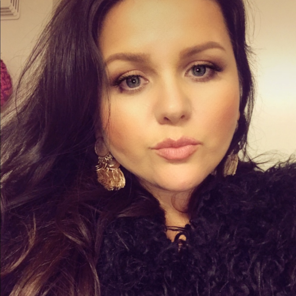 Meet your Posher, Tania